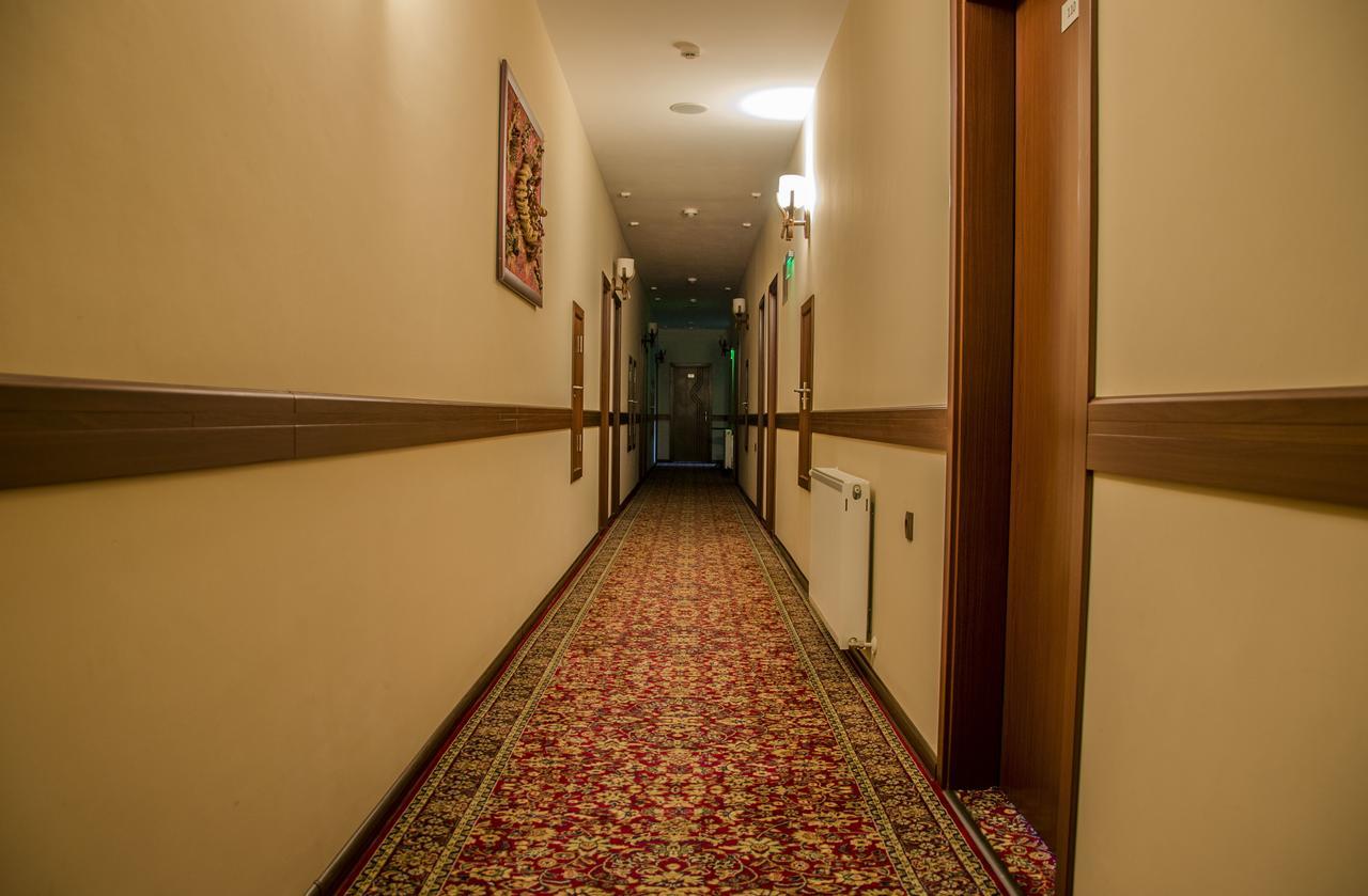 Rubis Hotel Rudozem Exterior photo